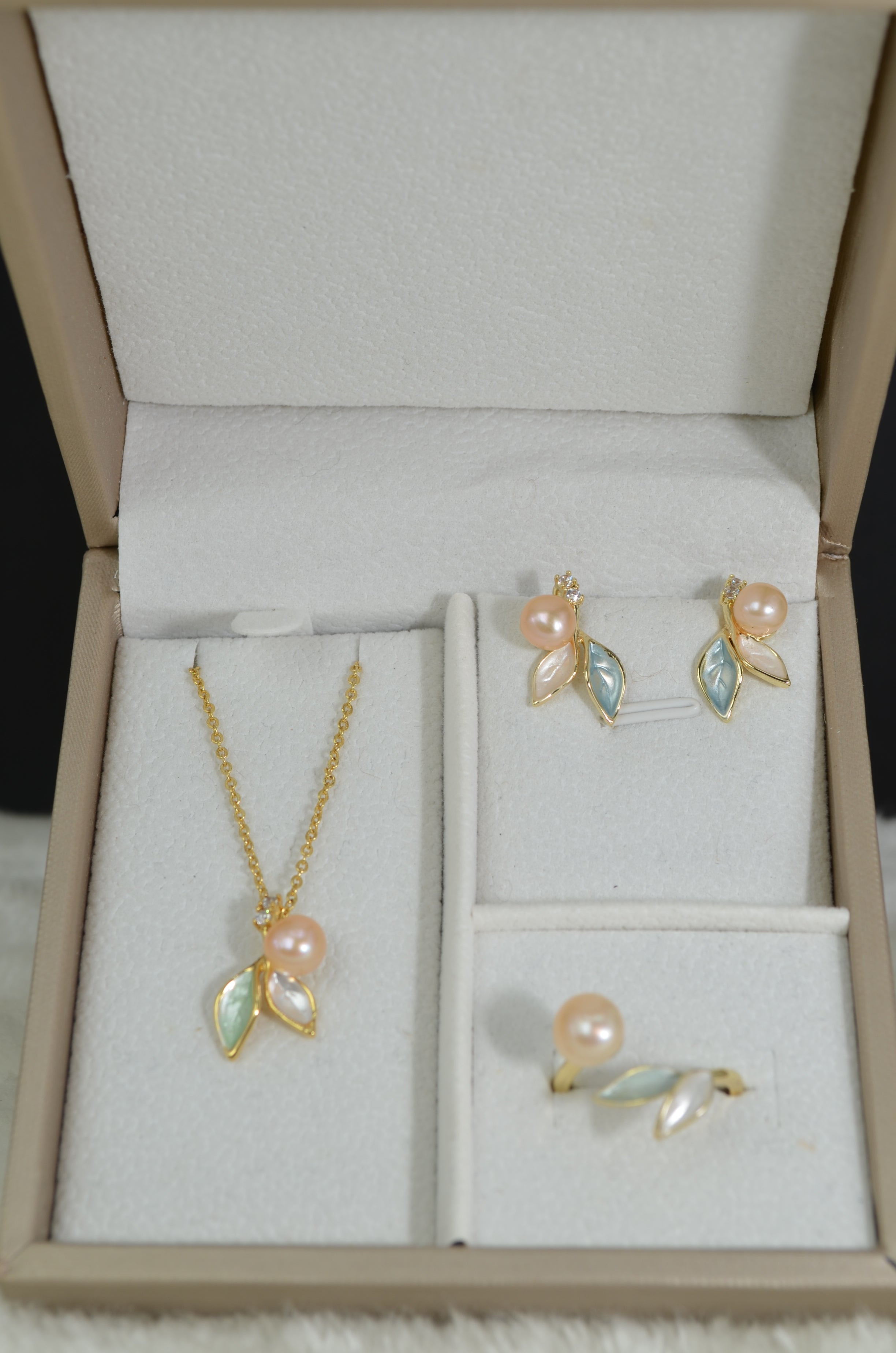 Luminous Leaf Pearl Jewelry Set