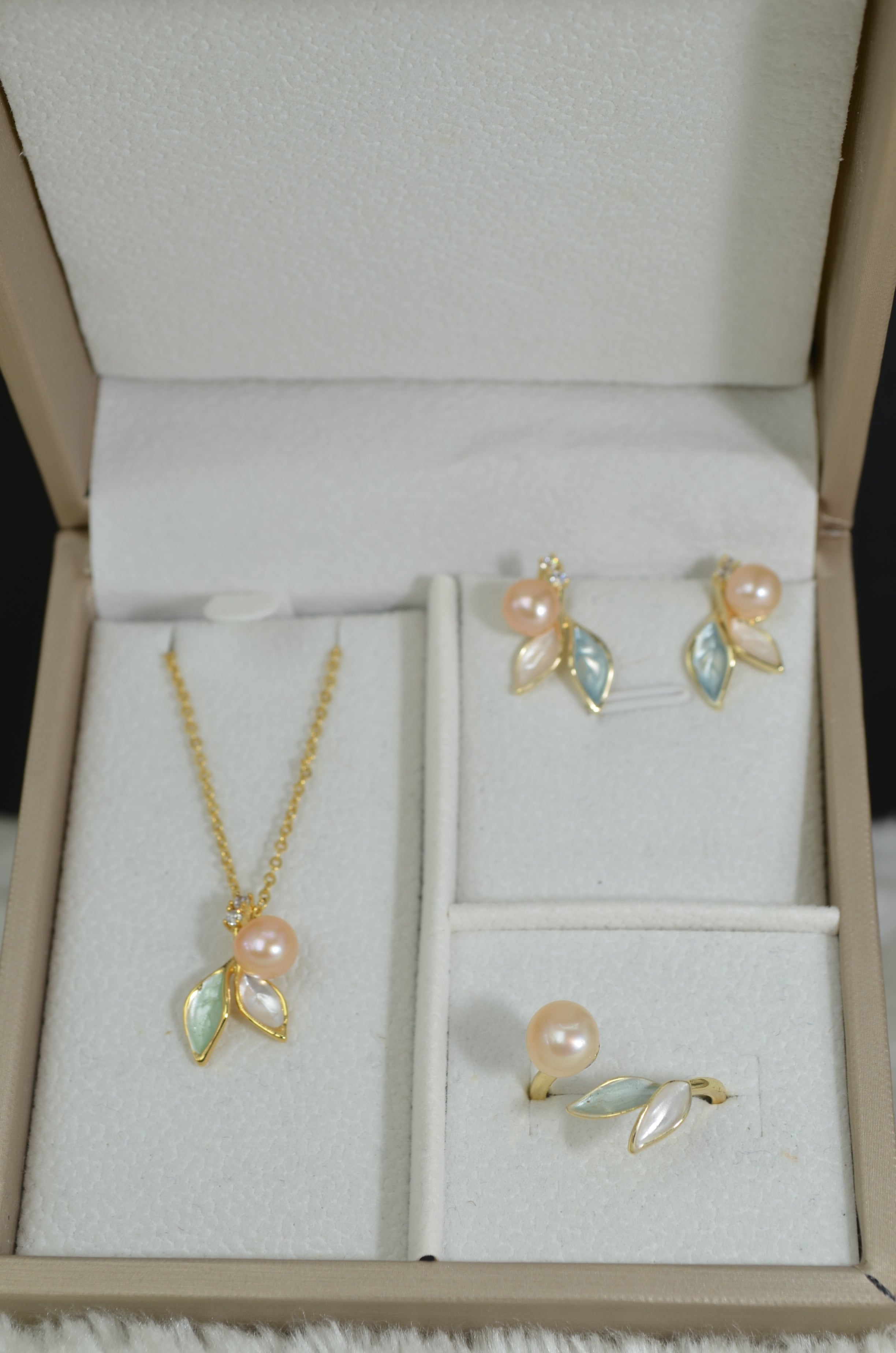 Luminous Leaf Pearl Jewelry Set