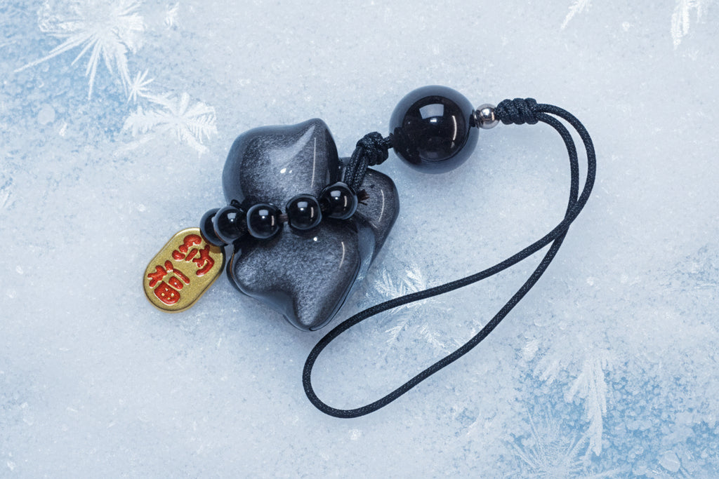 Elegant Lucky Cat Charm